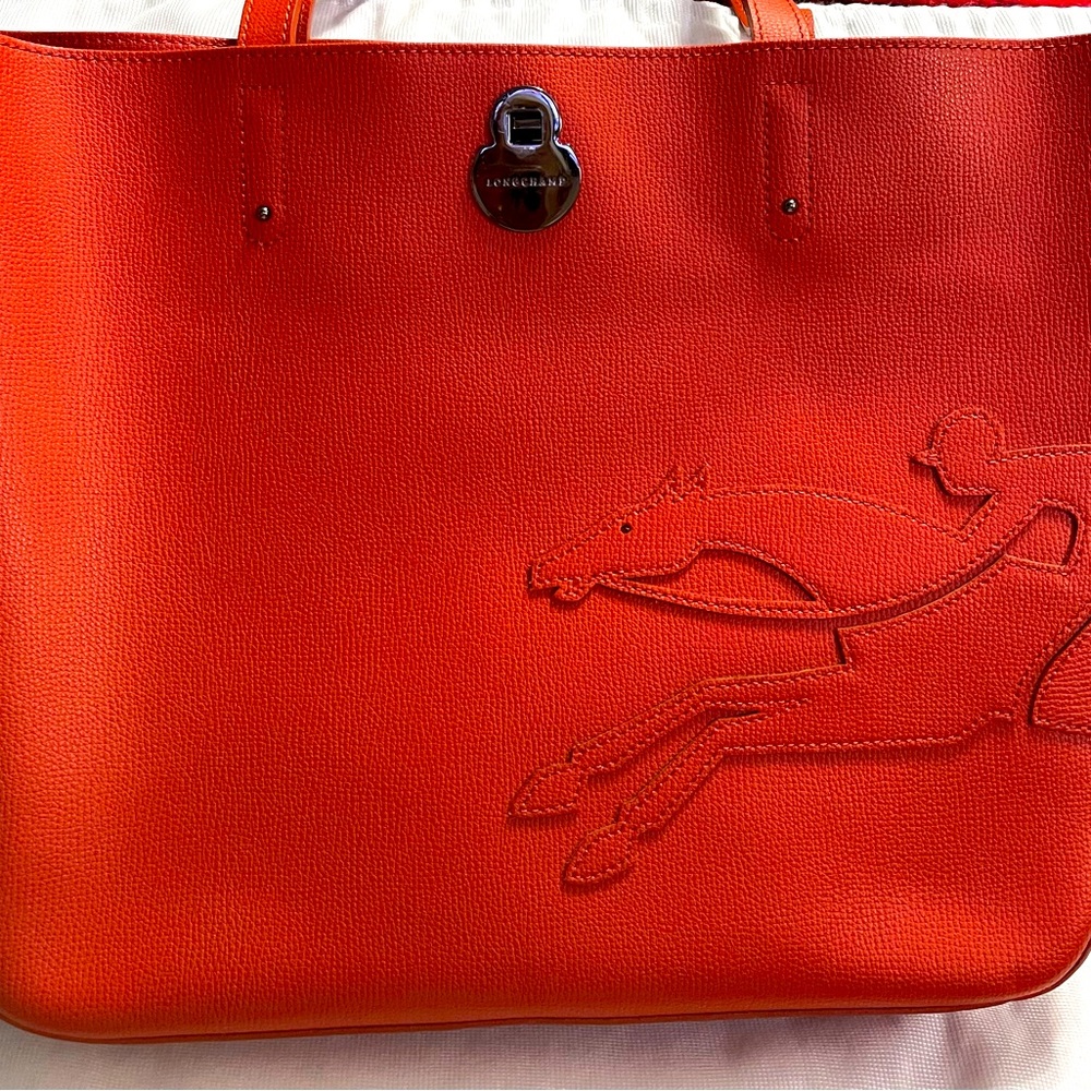 NWOT LongChamp Cavalcade medium leather shoulder tote.